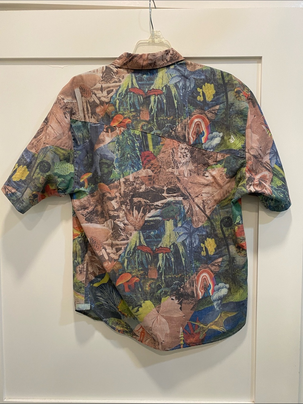 Trippy, Tropical Volcom Button up - Picture 4 of 5